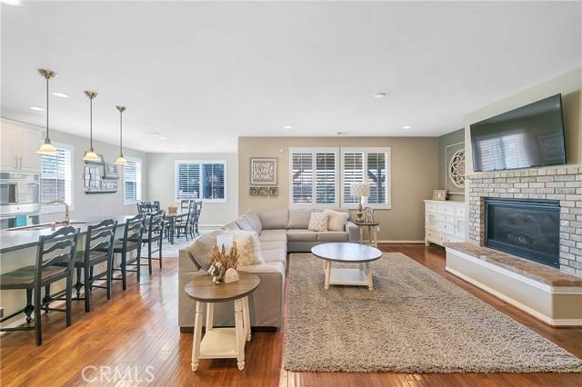 Saugus, CA 91350,22462 Flatwater CT