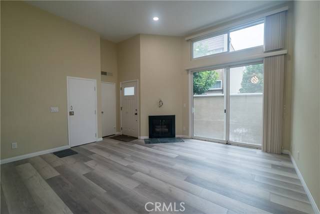 Chatsworth, CA 91311,21901 Lassen ST 126