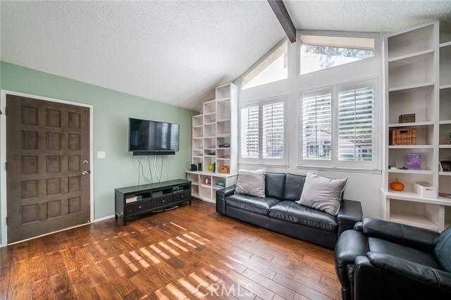 Chatsworth, CA 91311,10441 Larwin AVE 12