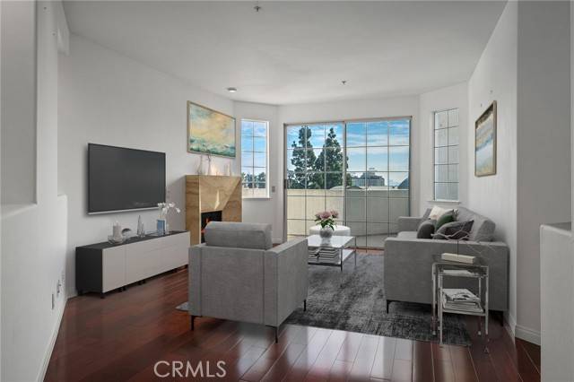 West Hollywood, CA 90046,7218 Hillside AVE 304