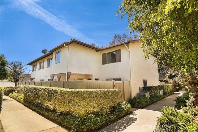 Chatsworth, CA 91311,10341 Canoga AVE 33