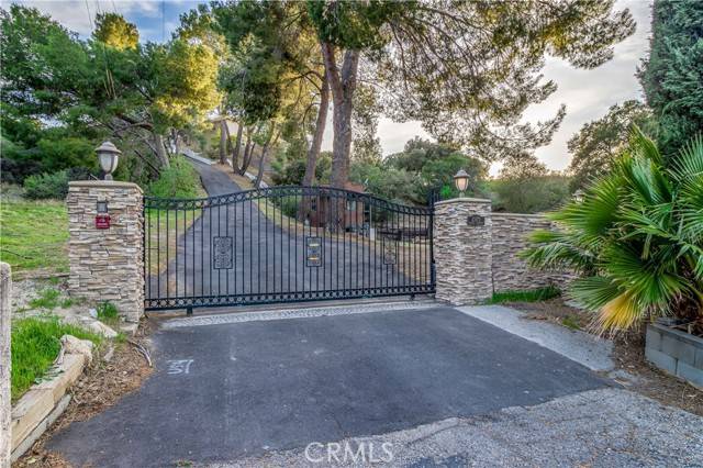 Newhall, CA 91321,23173 Oakbridge LN