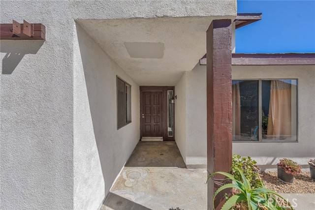 Chatsworth, CA 91311,10147 Brooke AVE