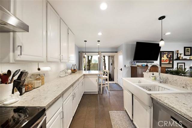 Chatsworth, CA 91311,22234 James Alan CIR 2