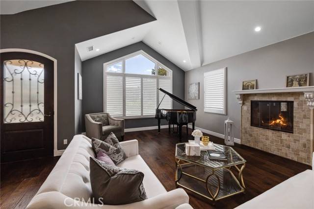 Chatsworth, CA 91311,10940 Owensmouth AVE