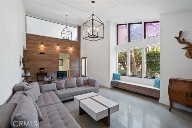 Chatsworth, CA 91311,19865 Hiawatha ST