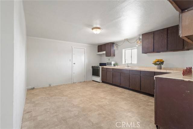 Rosamond, CA 93501,9049 W Highway 14 Frontage RD