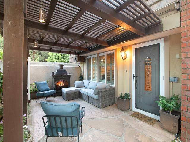 Chatsworth, CA 91311,22214 James Alan CIR 2