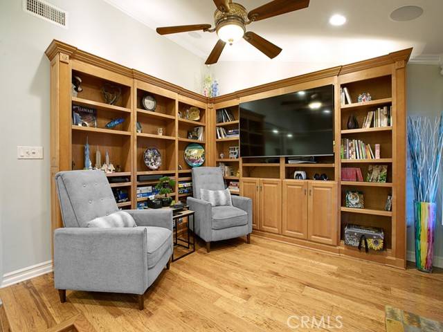 Chatsworth, CA 91311,22214 James Alan CIR 2