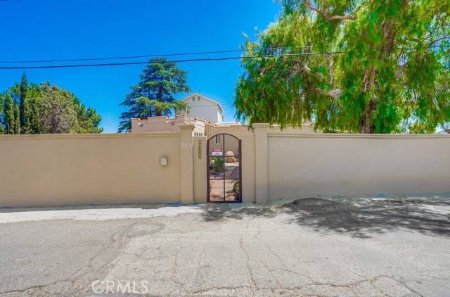 Chatsworth, CA 91311,21608 Mayan DR