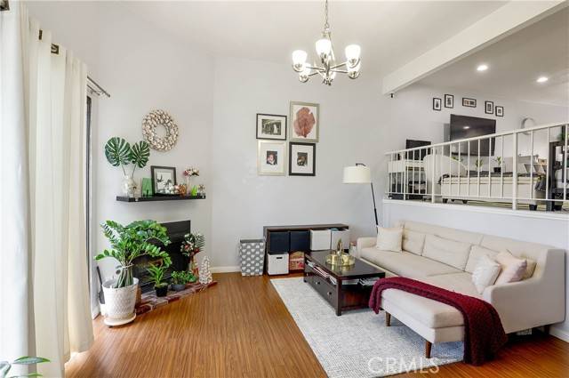 Chatsworth, CA 91311,21241 Lassen ST 2