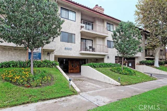 Chatsworth, CA 91311,9960 Owensmouth AVE 3