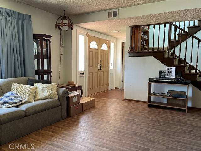 Chatsworth, CA 91311,19843 Itasca ST