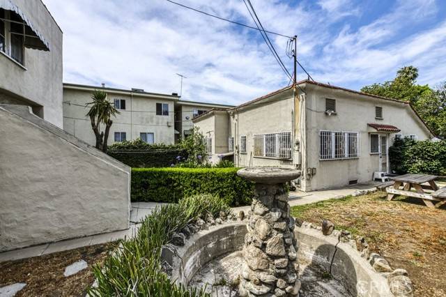 West Hollywood, CA 90069,1036 N Croft AVE