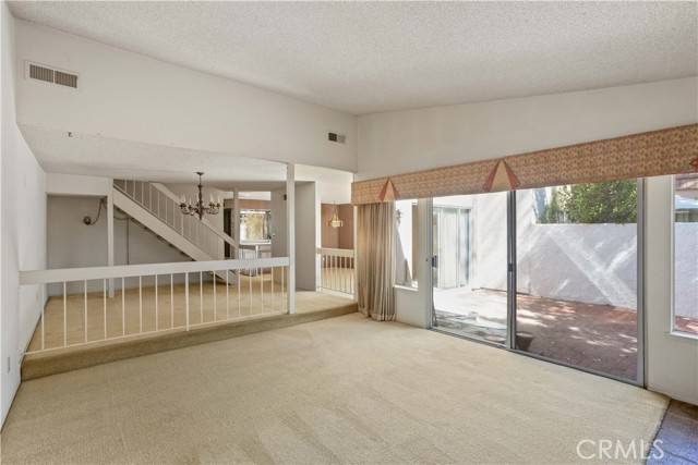 Chatsworth, CA 91311,10060 Larwin AVE 5