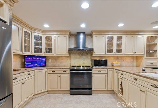 Chatsworth, CA 91311,10072 Larwin AVE 4