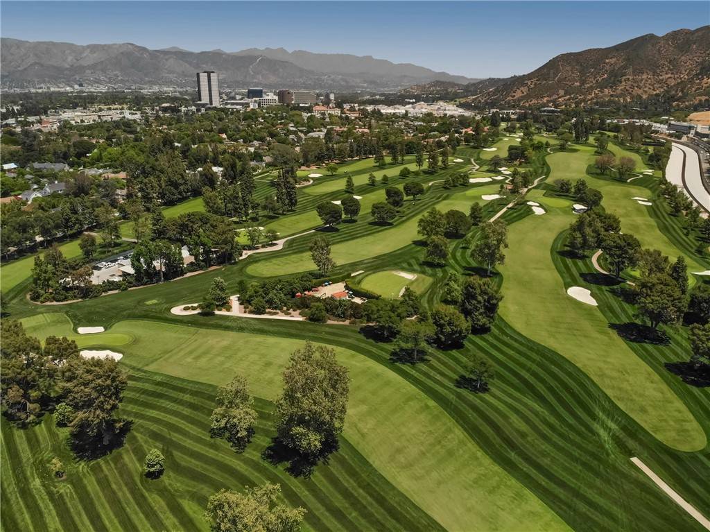 Toluca Lake, CA 91602,4204 Toluca RD