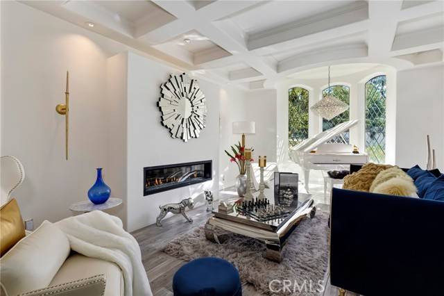 Chatsworth, CA 91311,22529 N Summit Ridge CIR