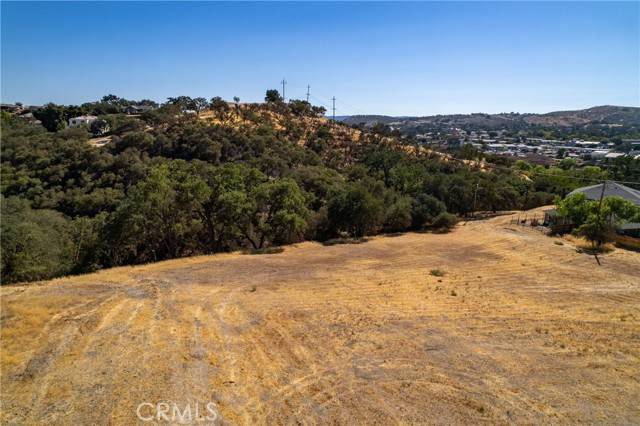 Paso Robles, CA 93446,420 Creston RD