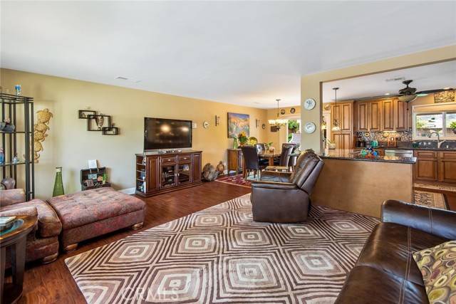 Chatsworth, CA 91311,10521 Owensmouth AVE