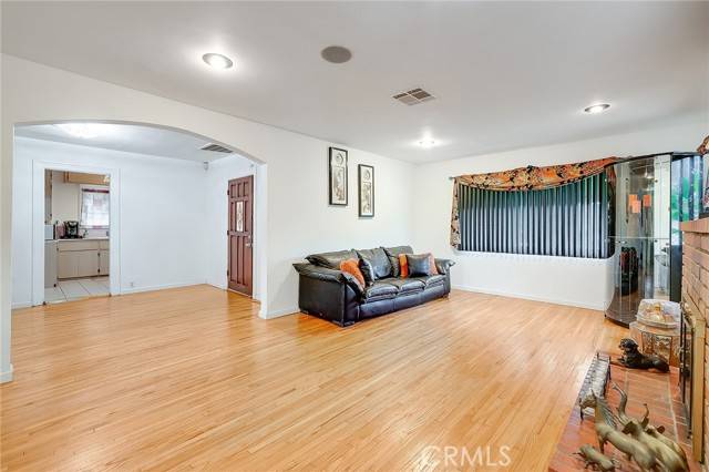 Altadena, CA 91001,607 Royce ST