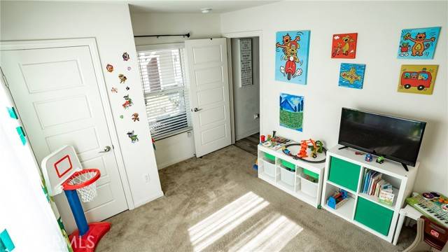 Chatsworth, CA 91311,22030 Woll DR