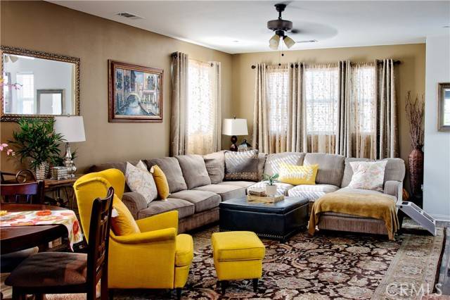 Chatsworth, CA 91311,22030 Woll DR