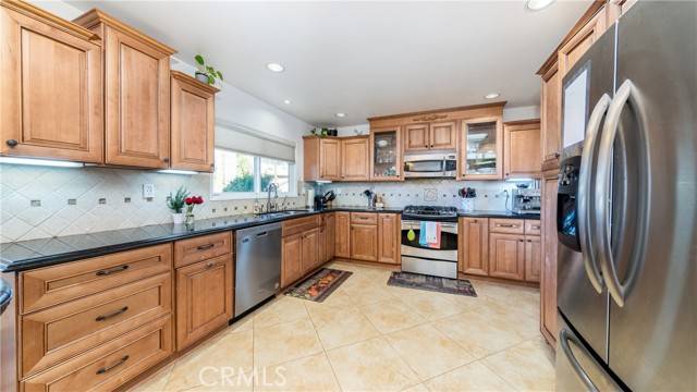 Chatsworth, CA 91311,9664 Nevada AVE