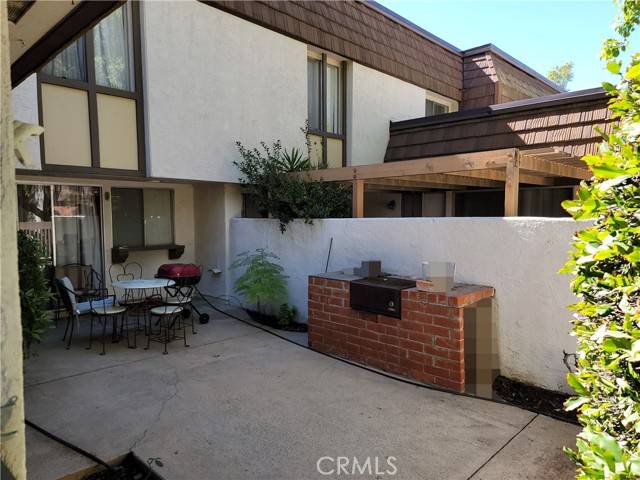 Chatsworth, CA 91311,10415 Larwin AVE 4