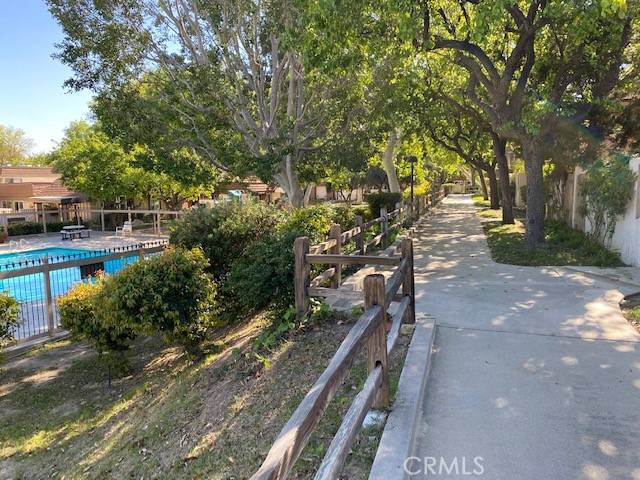 Chatsworth, CA 91311,10060 Larwin AVE 6