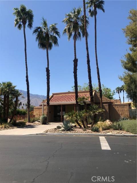 Palm Springs, CA 92264,5811 Los Coyotes DR