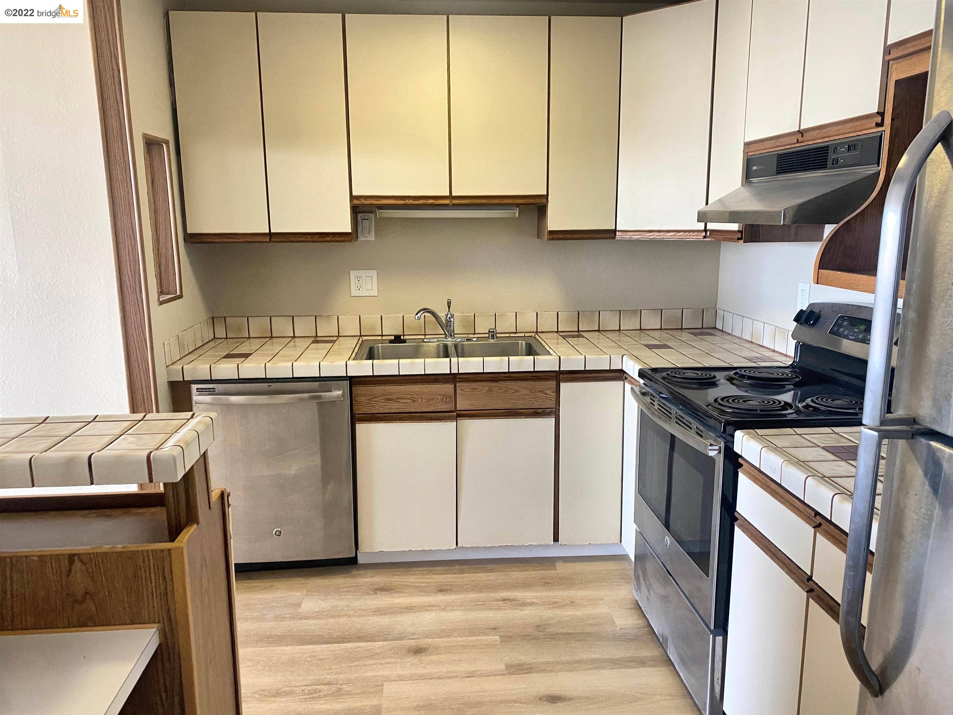 Albany, CA 94706,555 pierce st 903