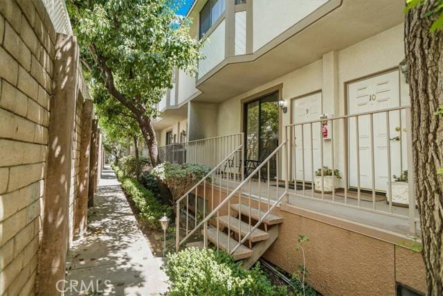 Chatsworth, CA 91311,10229 Variel AVE 9