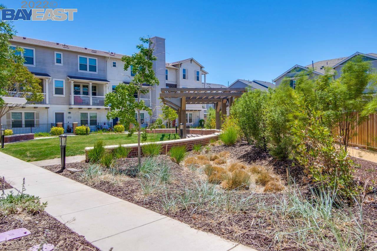 Newark, CA 94560,37535 Skysail ST