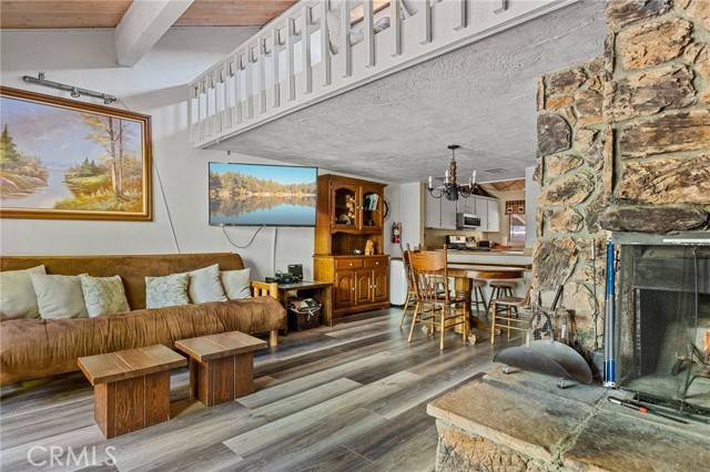 Big Bear Lake, CA 92315,861 Thrush DR 38