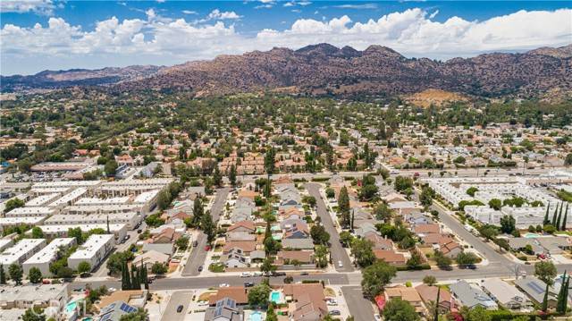 Chatsworth, CA 91311,10027 Owensmouth AVE