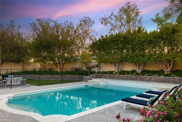 Chatsworth, CA 91311,10749 Baile AVE