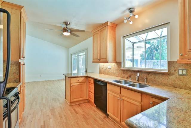 Chatsworth, CA 91311,9936 Laramie AVE