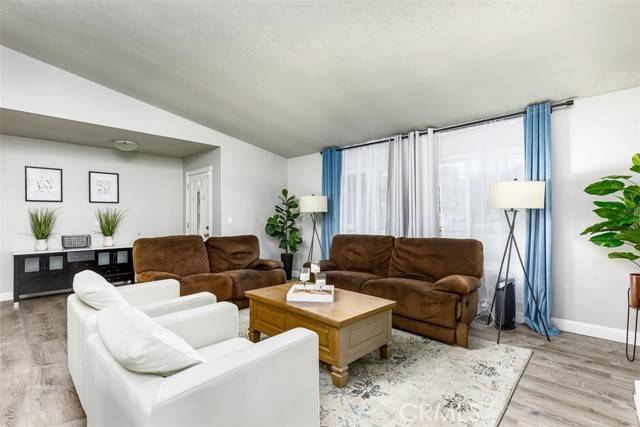 Highland, CA 92346,2804 Los Feliz DR