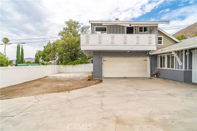 Jurupa Valley, CA 92509,5887 Paramount DR