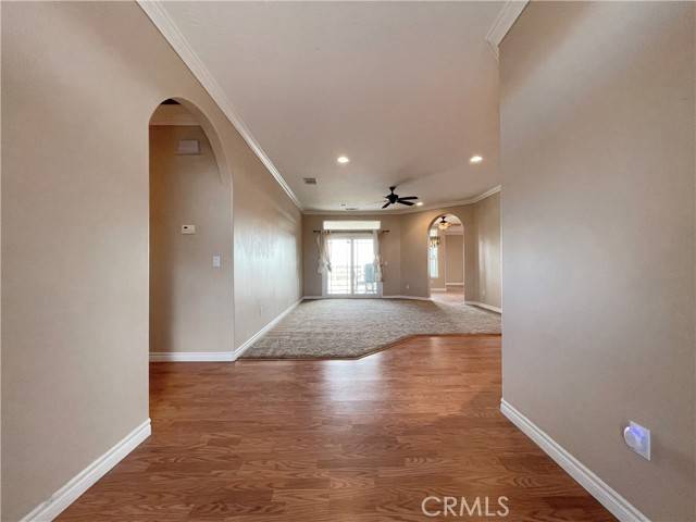 Oak Hills, CA 92344,10548 Summit LN