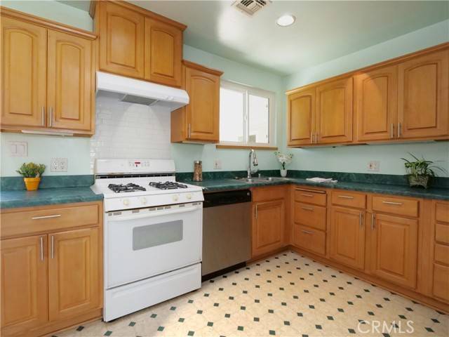 San Pedro, CA 90732,1505 W Santa Cruz ST