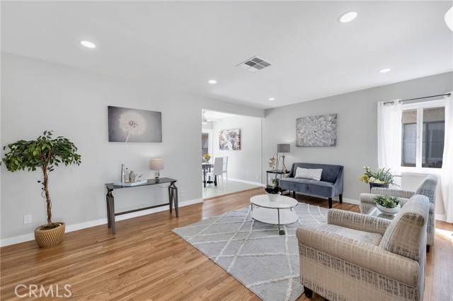 Chatsworth, CA 91311,10118 Hillview AVE