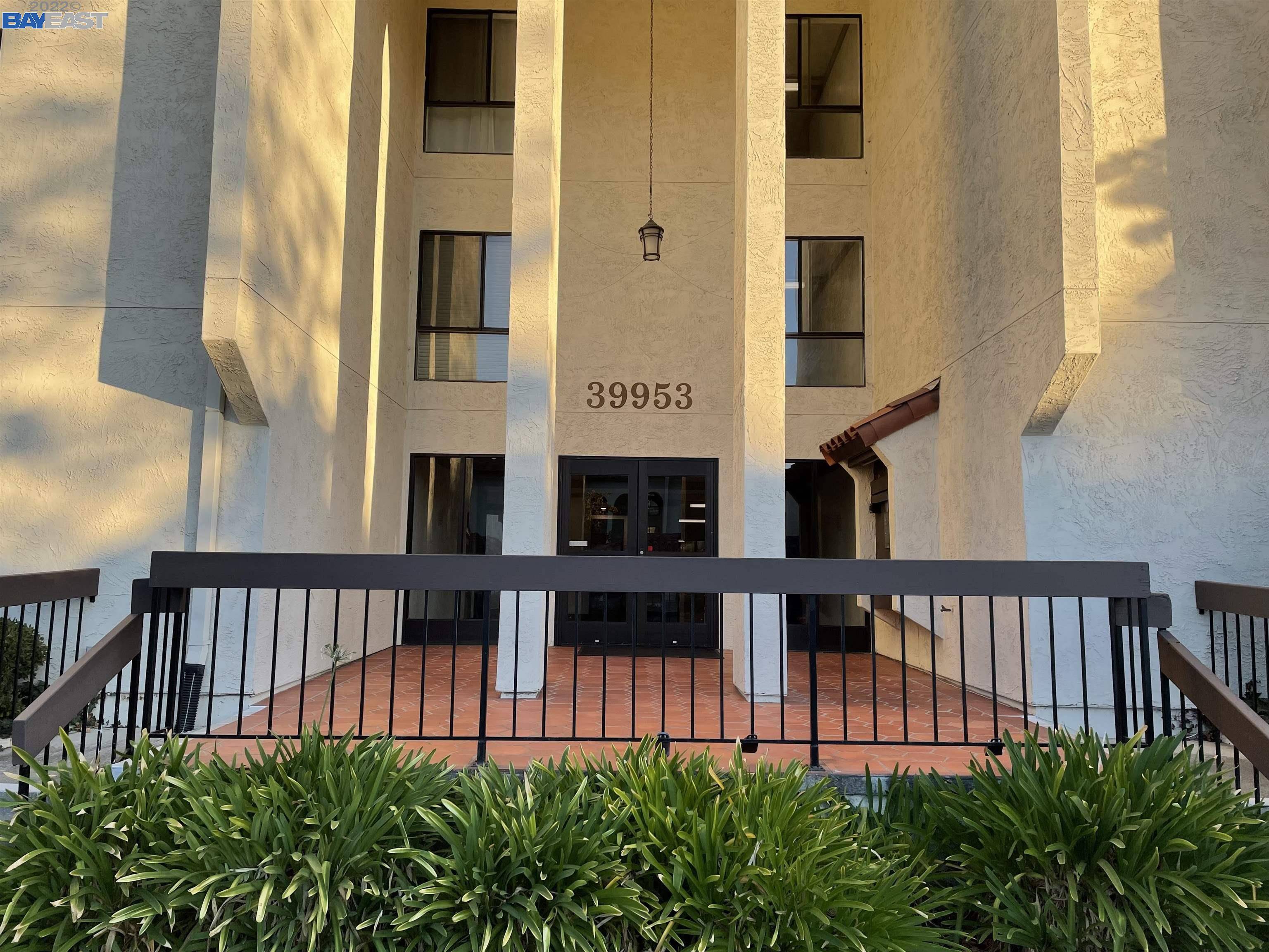Newark, CA 94560-5333,39953 Cedar Boulevard 323