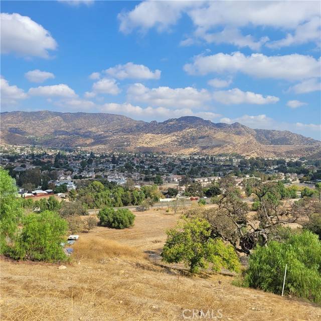 Simi Valley, CA 93063,0 Hilltop RD