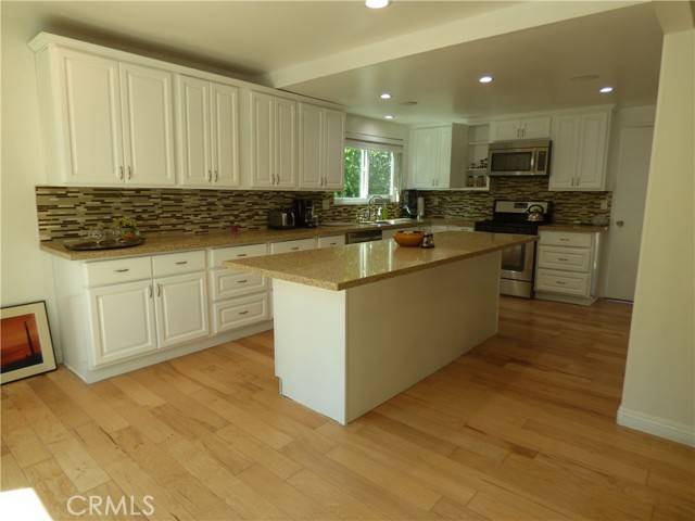 Agoura Hills, CA 91301,5650 Lake Lindero DR