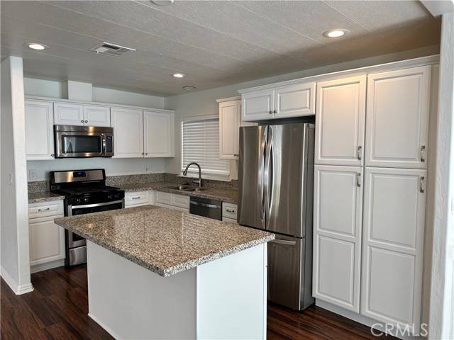 Highland, CA 92346,4040 Piedmont DR 38