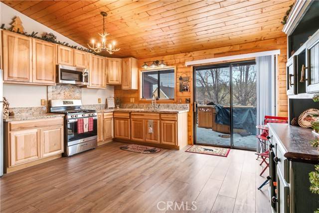 Big Bear Lake, CA 92315,42552 Falcon AVE