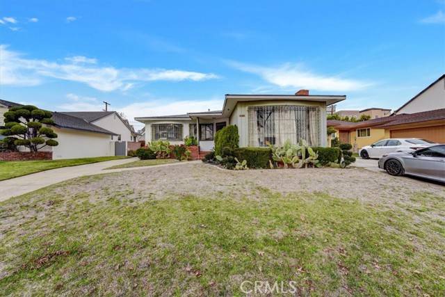 Inglewood, CA 90301,233 Regent CIR