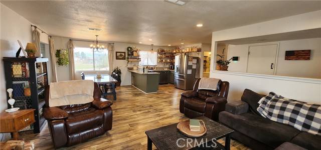Apple Valley, CA 92307,15637 Comanche